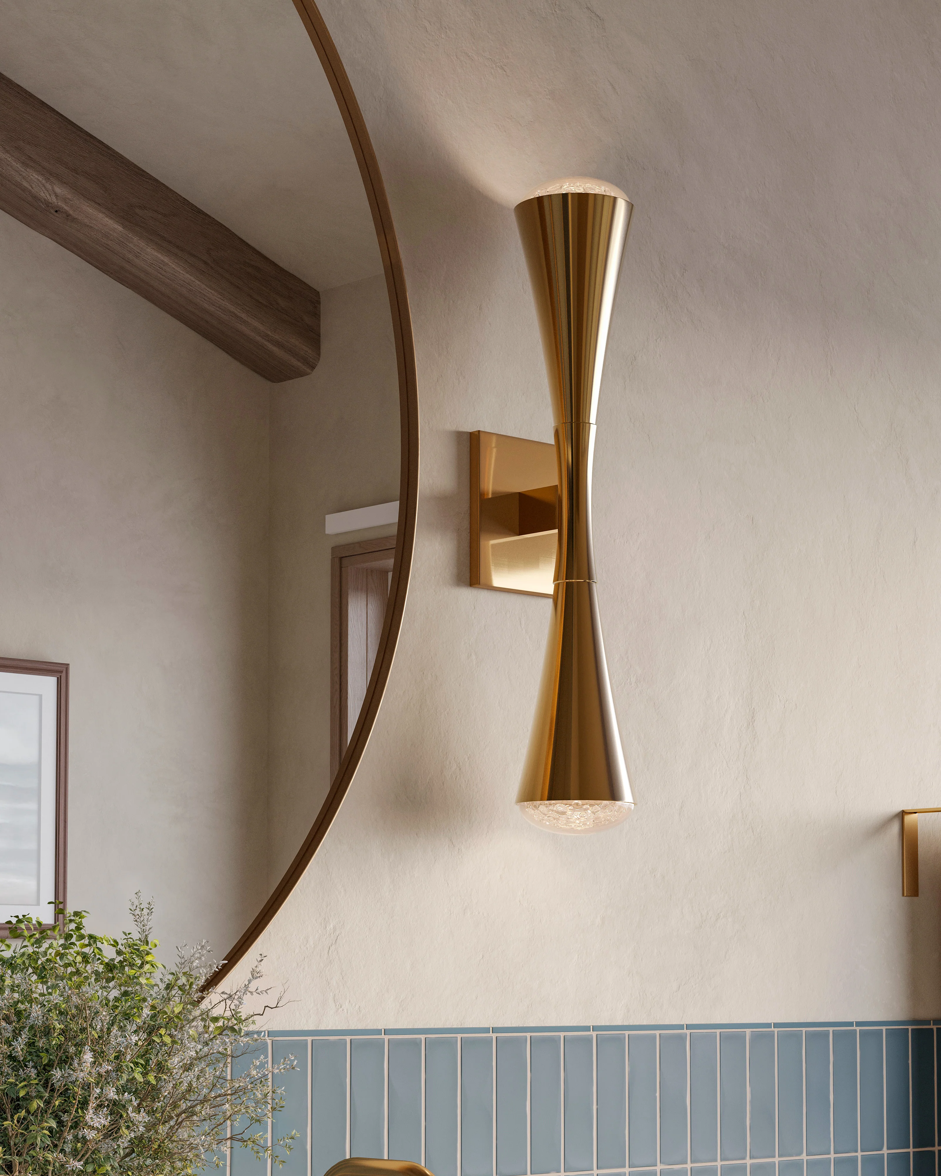 Garnet Wall Sconce in Vintage Brass - Image 2