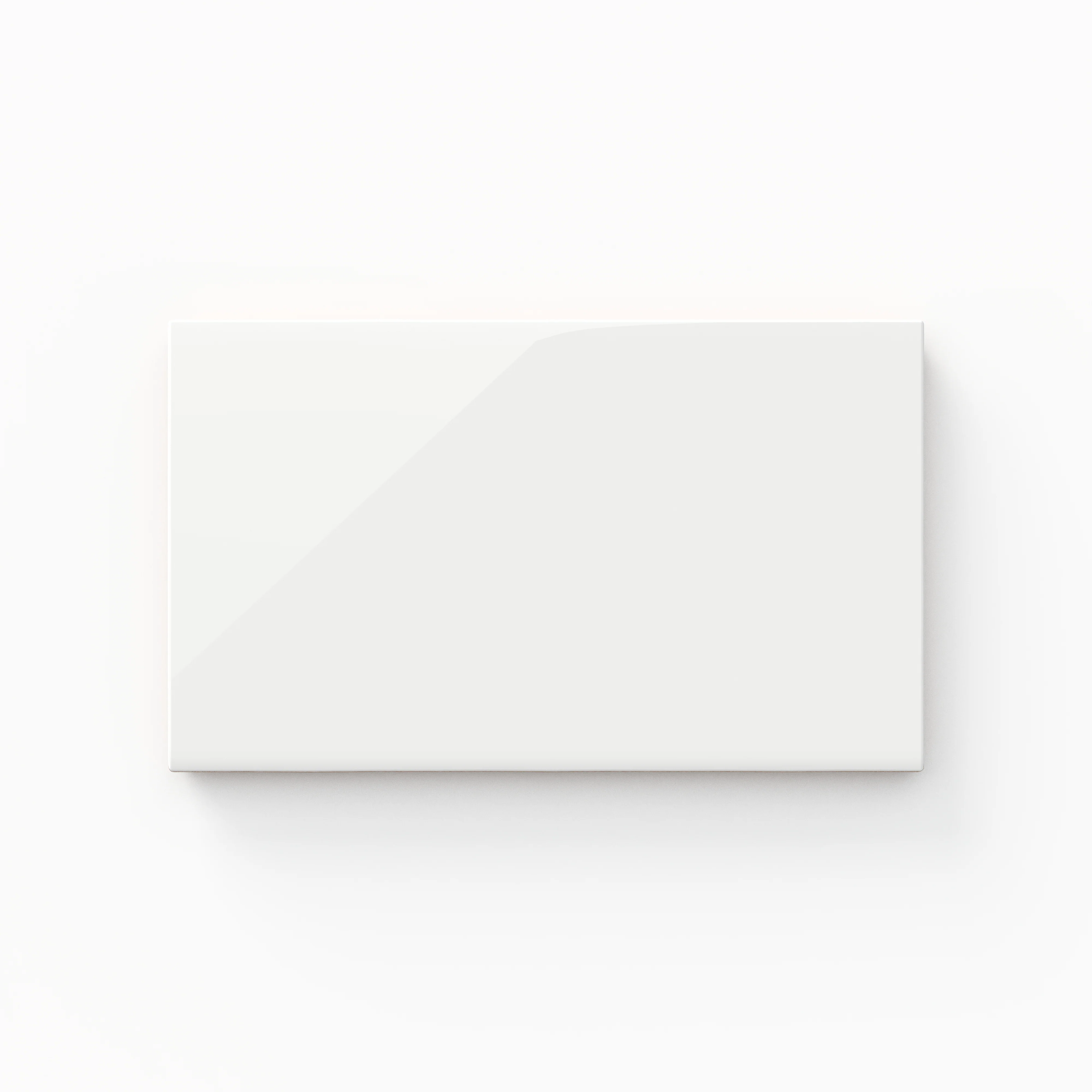 Jaxson 4x7 Glossy in White Sample