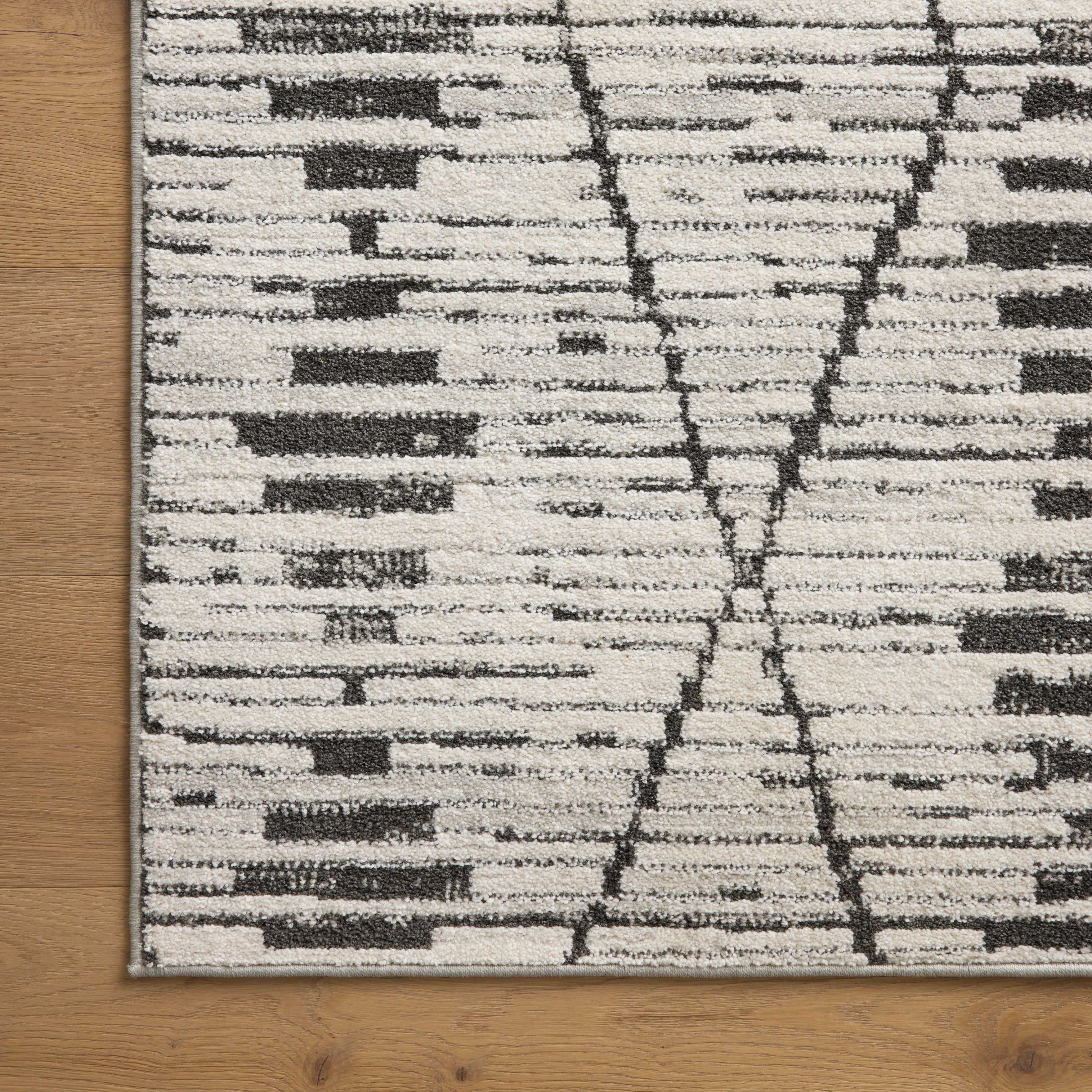Liddy Rug in Graphite / Platinum - Image 4