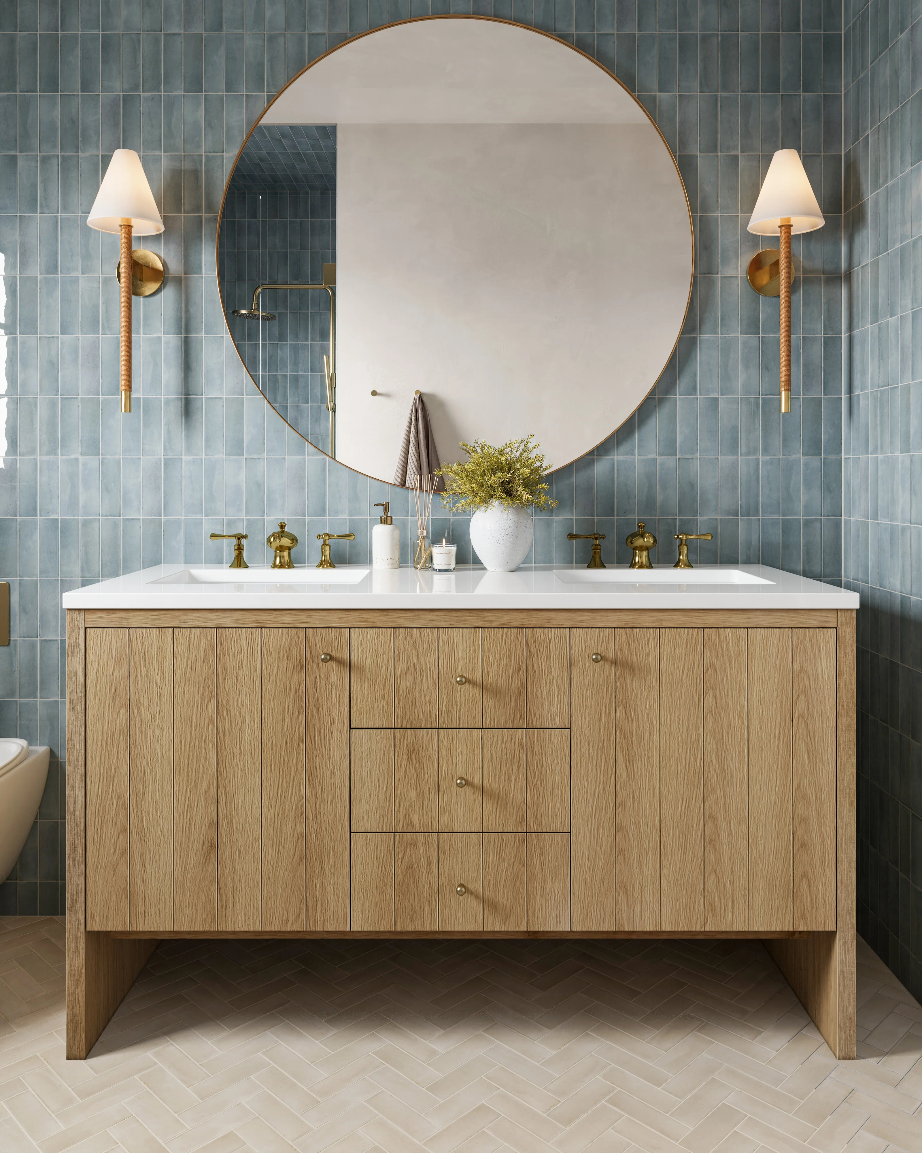 Tristan Round Mirror in Polished Brass - Image 5